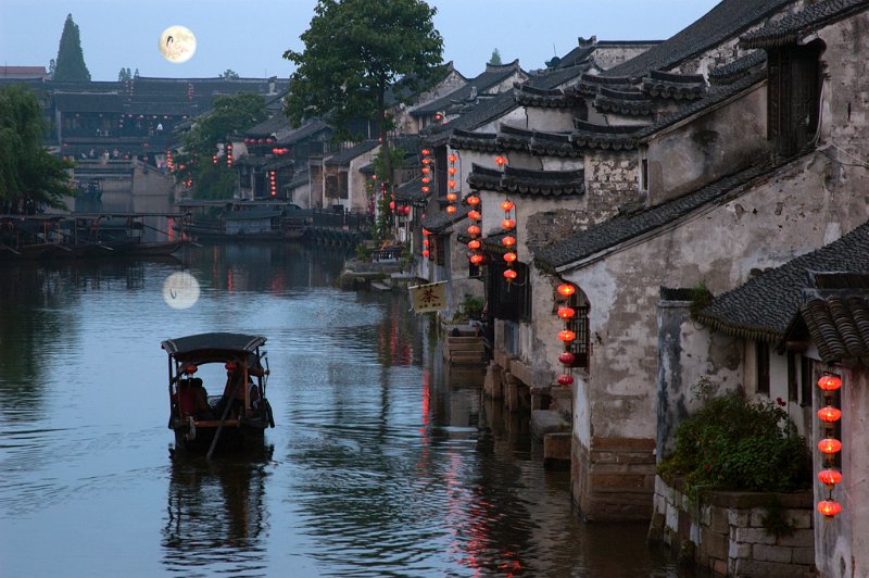 373 - moonlight town - WANG Baiyong - china.jpg